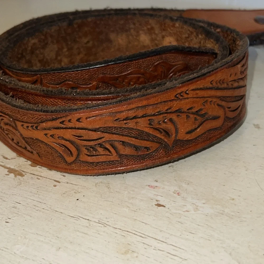 Vintage western tooled belt & silver plated buckle 40” - 43”